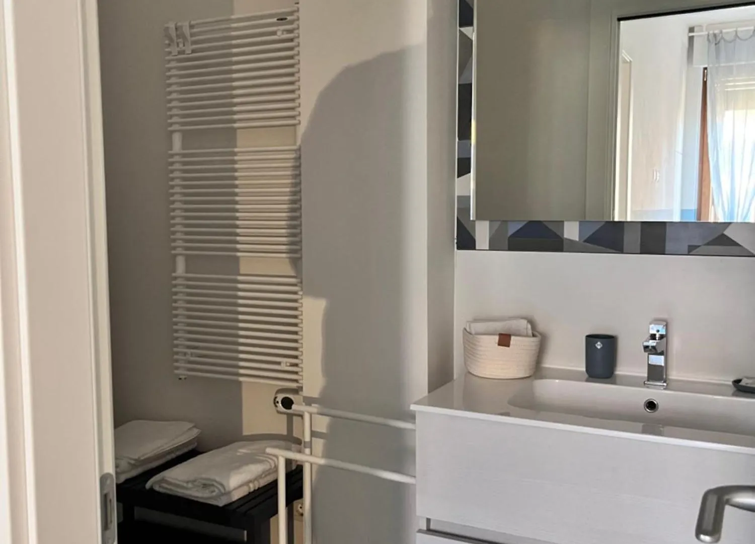 Bruschetti Home Milan Homestay